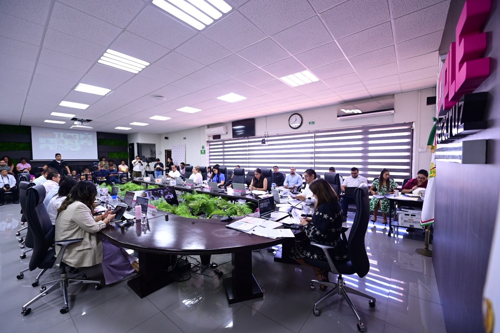 Una política estricta del uso eficiente y racional del gasto público se aplica en el OPLE Veracruz